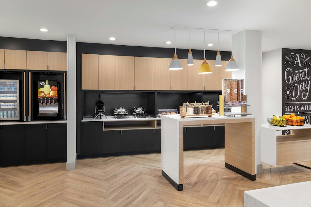 Towneplace Suites by Marriott Holland 3/28