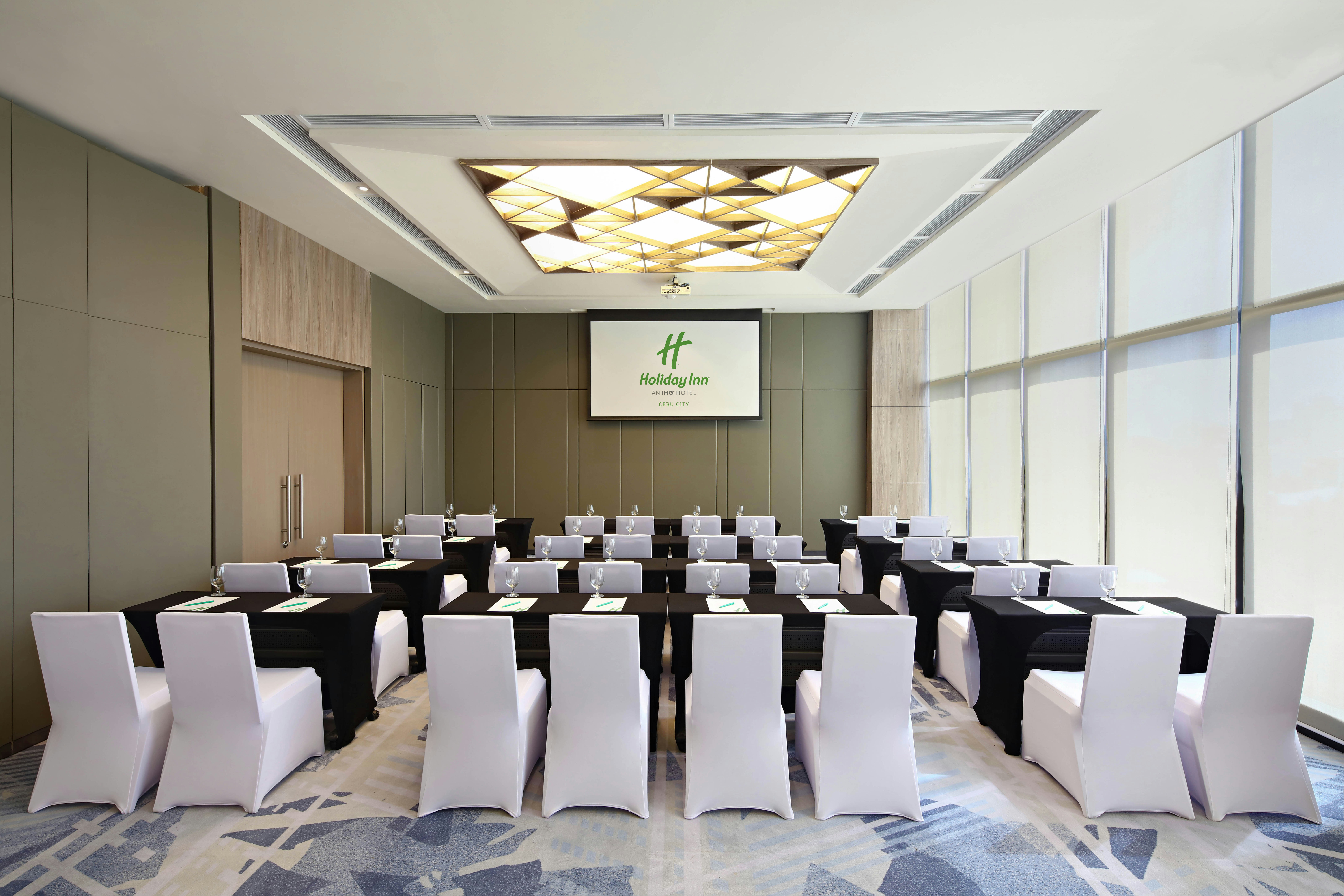 Holiday Inn CEBU CITY 63/69