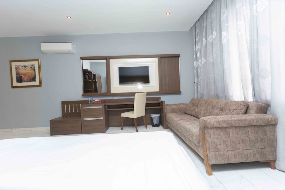 San Marino Hotel Apartment 30/50