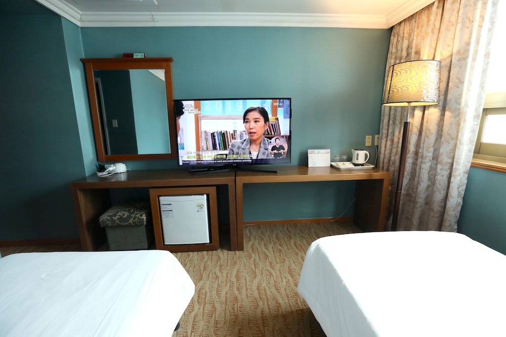 Prime Tourist Hotel 21/56