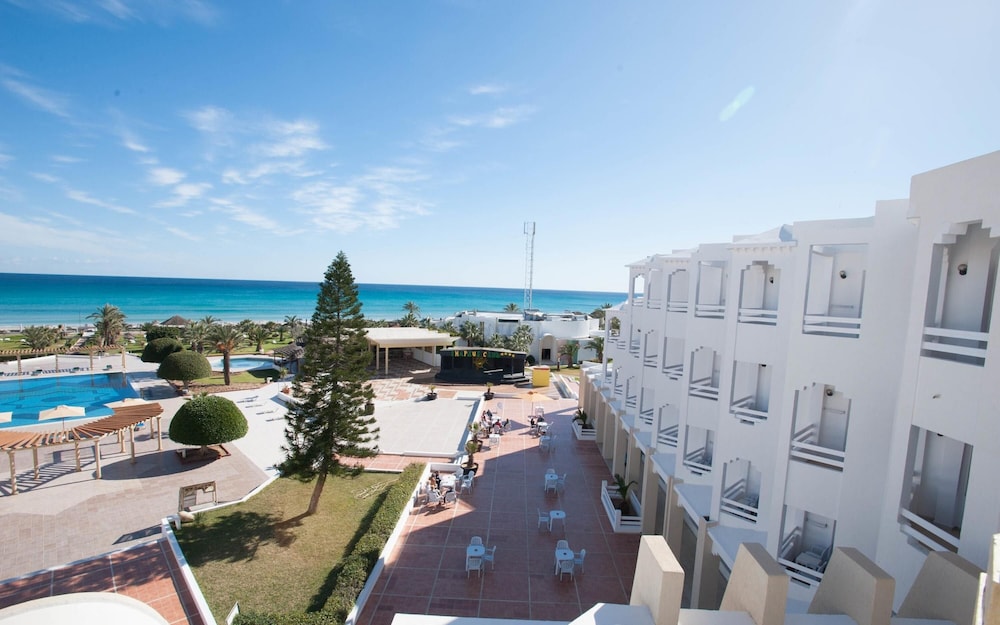 Thapsus Beach Resort 40/48