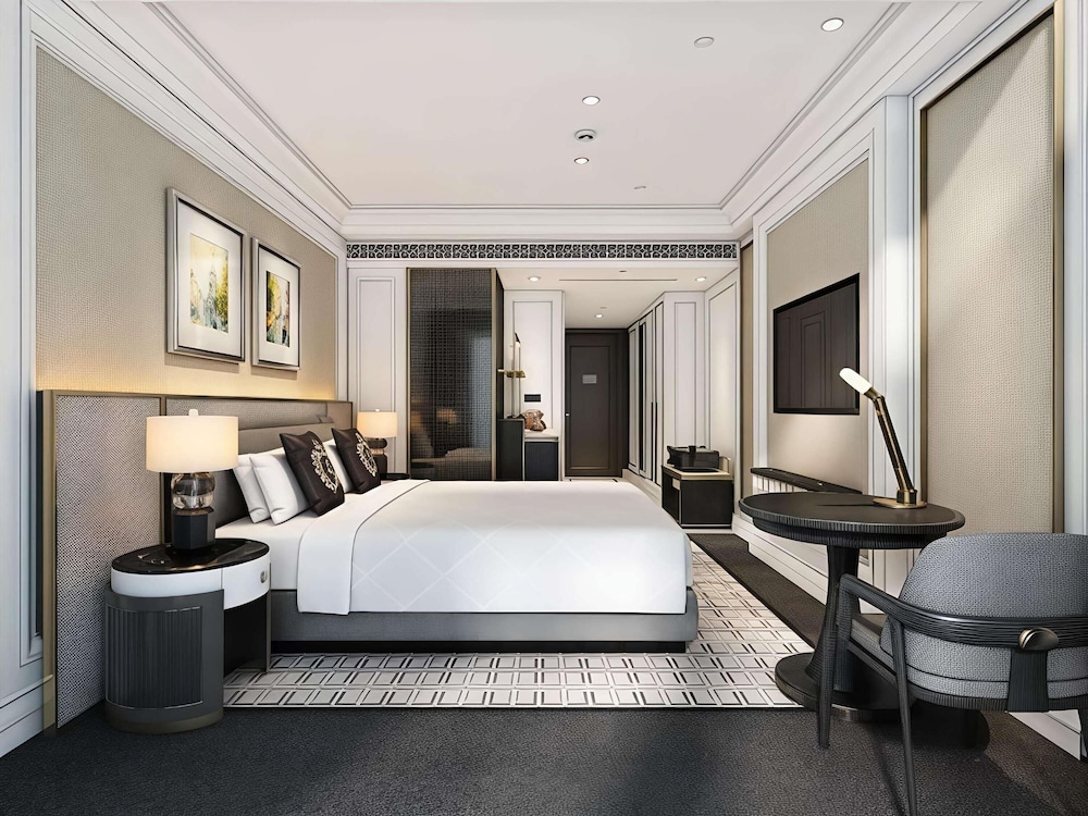 SUPERIOR, KING BED