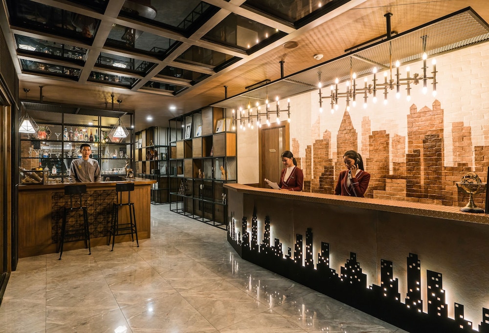 Lobby at Acqua Hotel Pattaya, PATTAYA