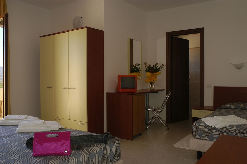 Mimose Beach Village 11/50