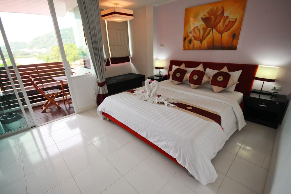 Kata Beach Studio Service Apartment 12/50