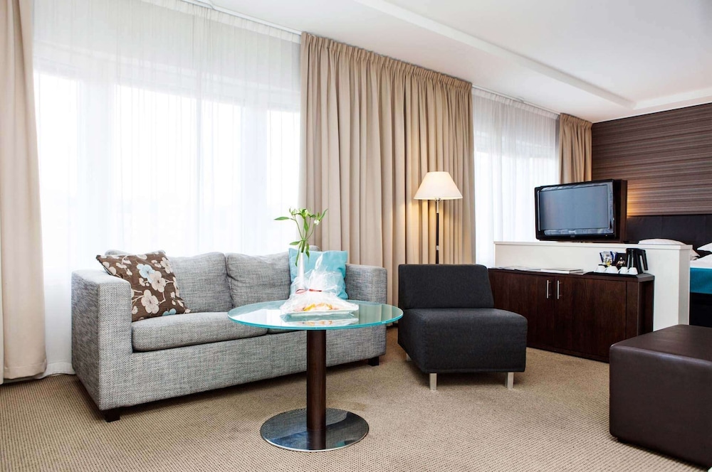 Elite Hotel Marina Plaza 24/50