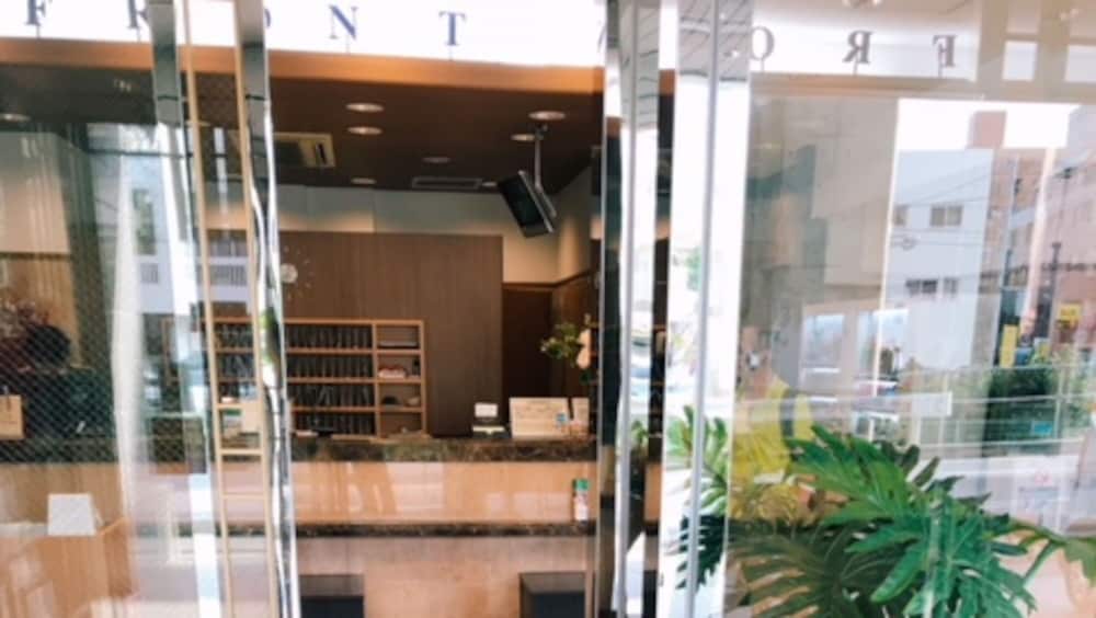 TOYOKO INN OKINAWA NAHA KOKUSAI-DORI MIEBASHI-EKI 9/64