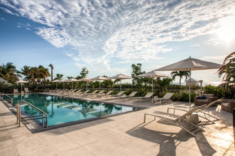 Churchill Suites Monte Carlo Miami Beach 68/76