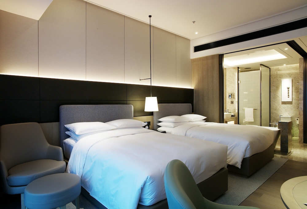 Marriott Yantai Hotel 11/38