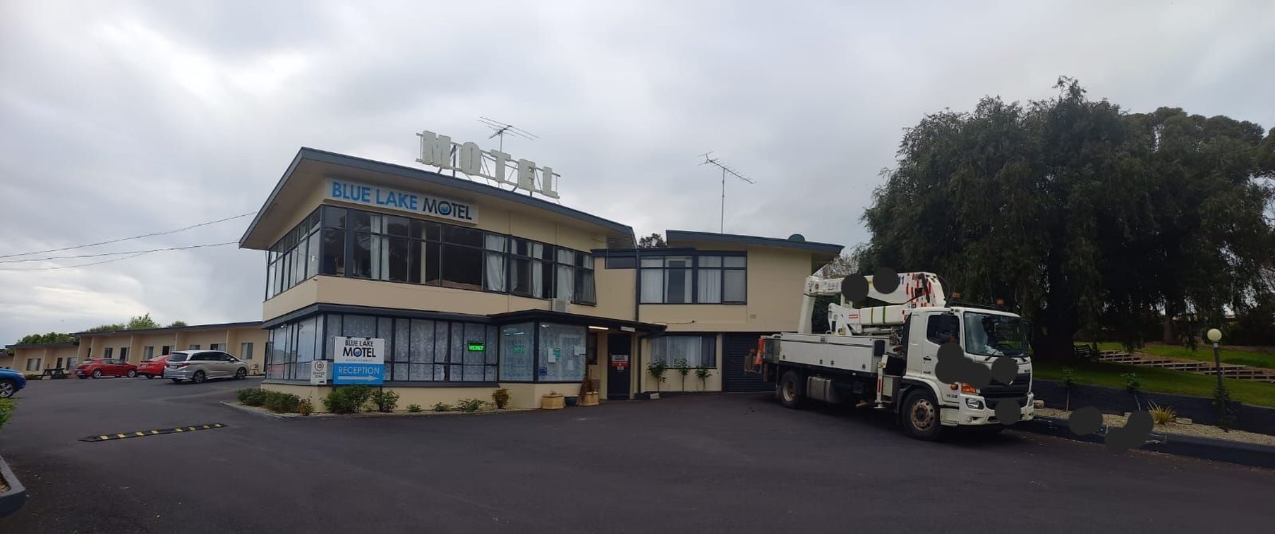 BLUE LAKE MOTEL 3/32