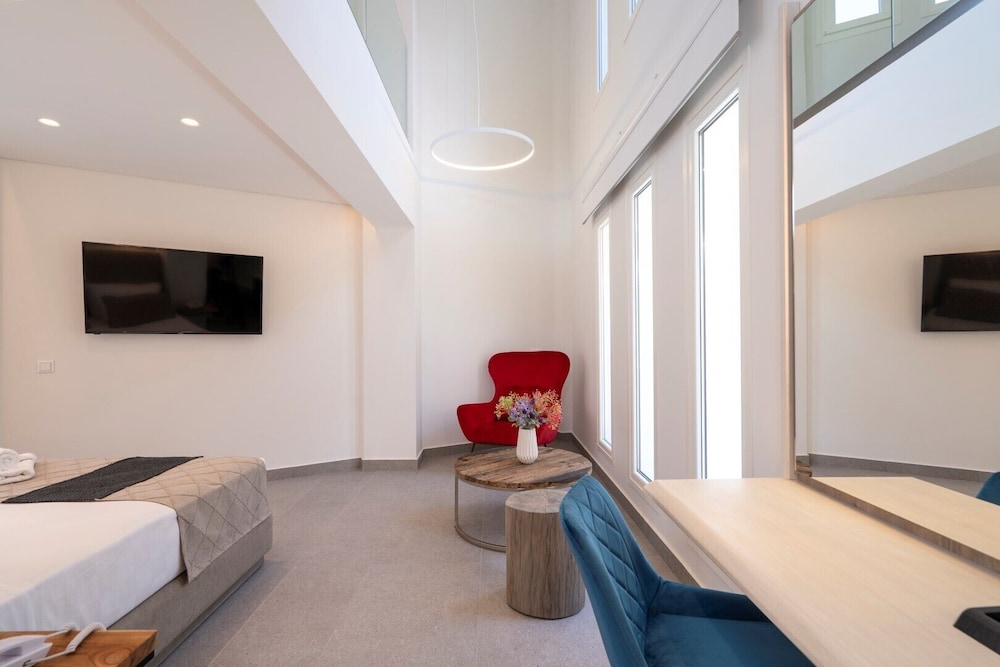 Mirablue Deluxe Residences 14/50