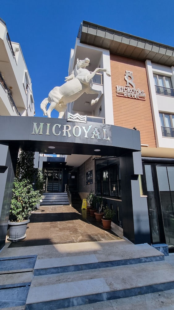 Mic Royal Hotel 3/50