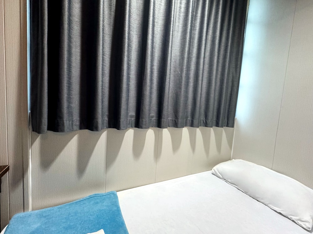K Hotel 14 28/48