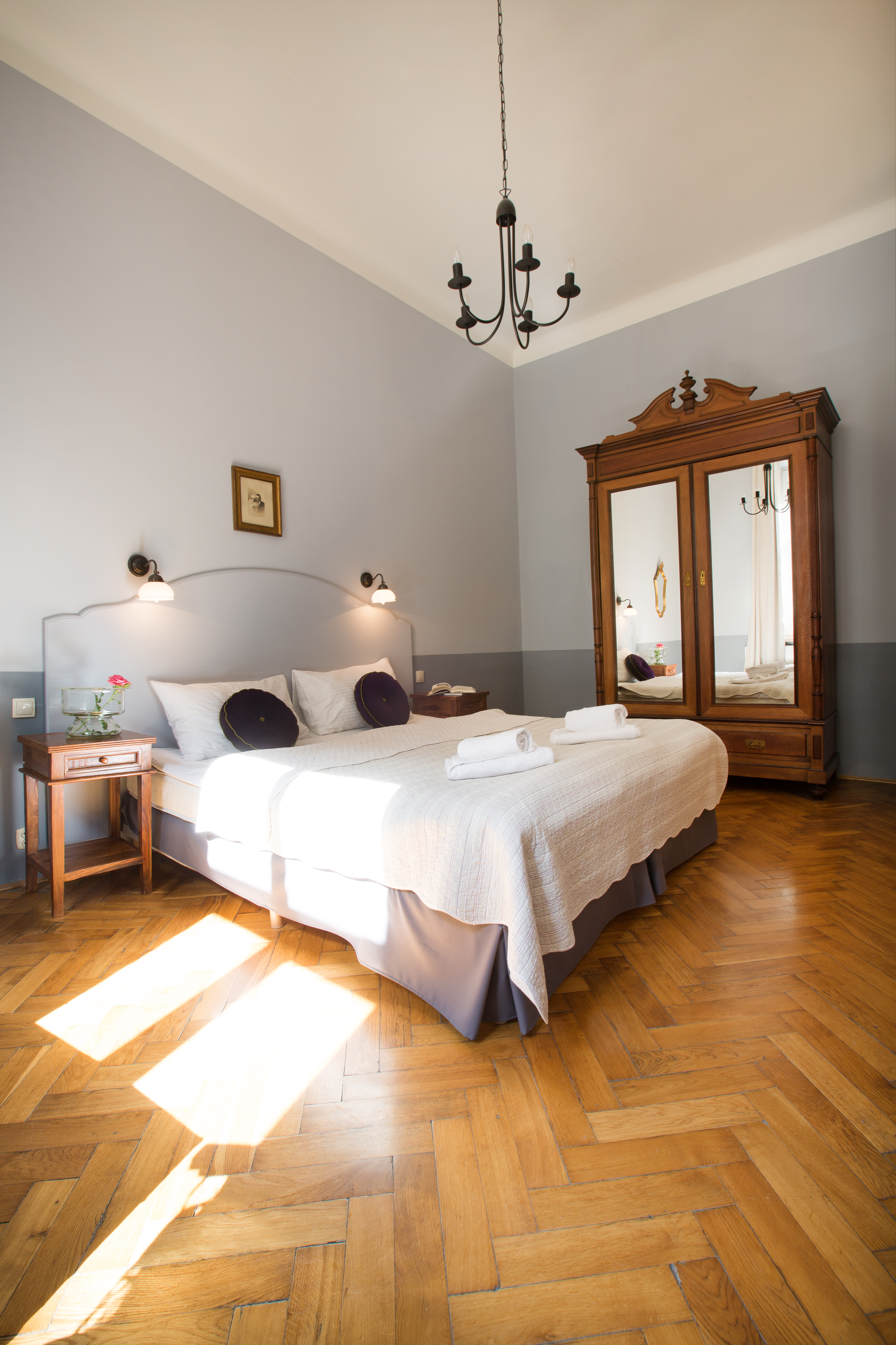 1 Bedroom, Square View