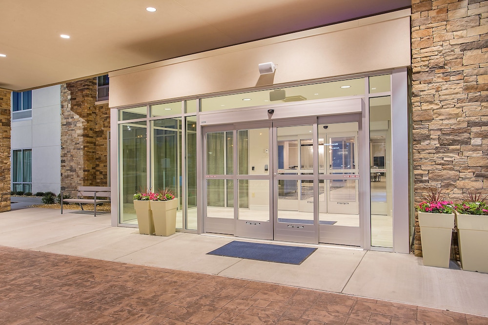 Holiday Inn Express Suites Covington 10/63