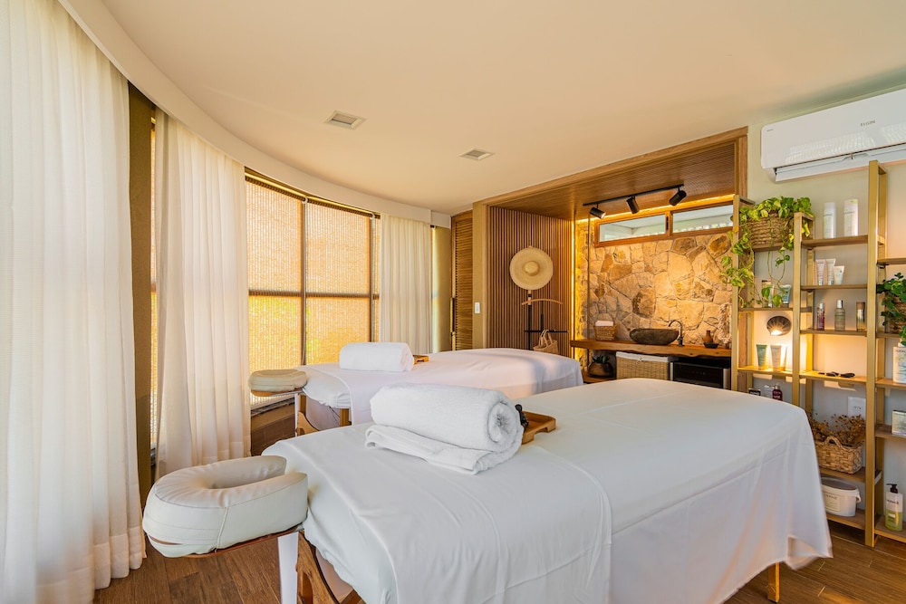 Carmel Charme Resort 31/90