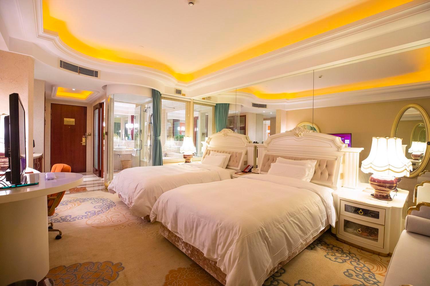 Superior, Twin Beds