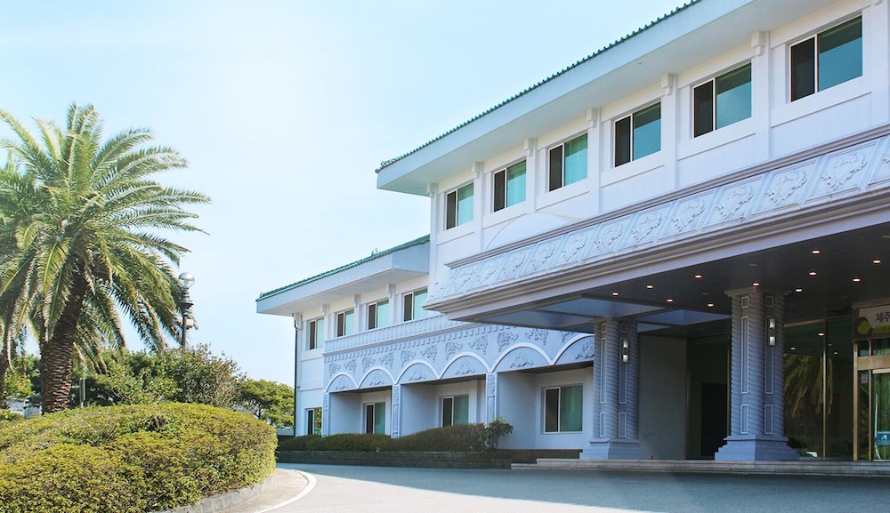 Bloom Hotel 4/53