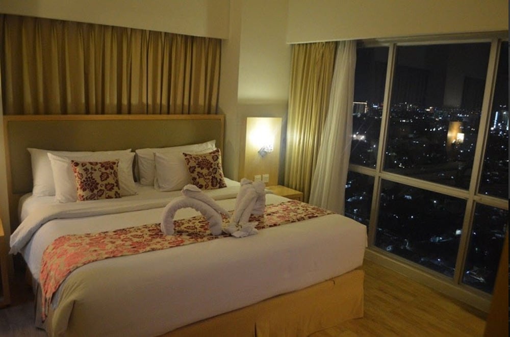 Horison Ultima Semarang (Ex Star Hotel) 18/30