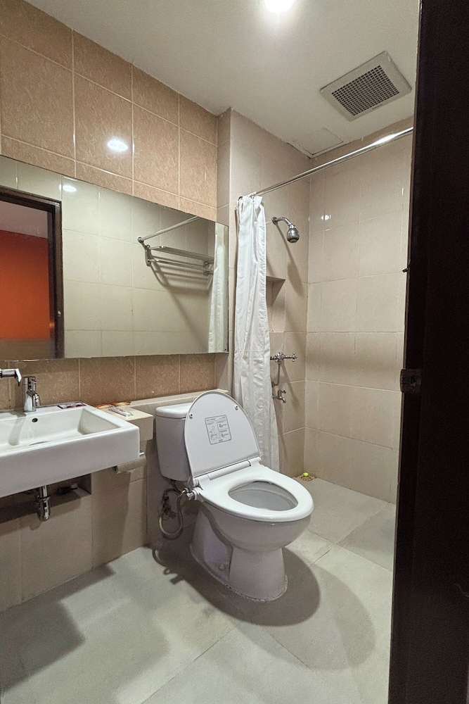 Hotel Bumi Makmur Indah 53/54