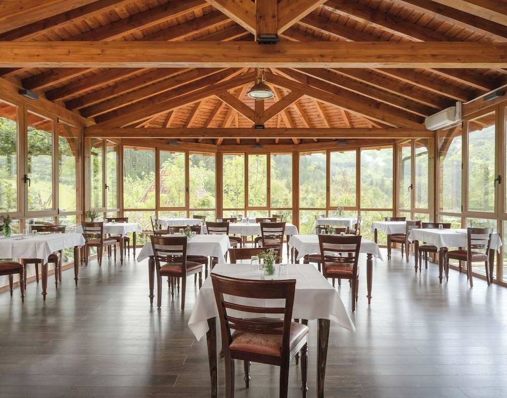Hotel The Originals and Spa Etxegana 55/70