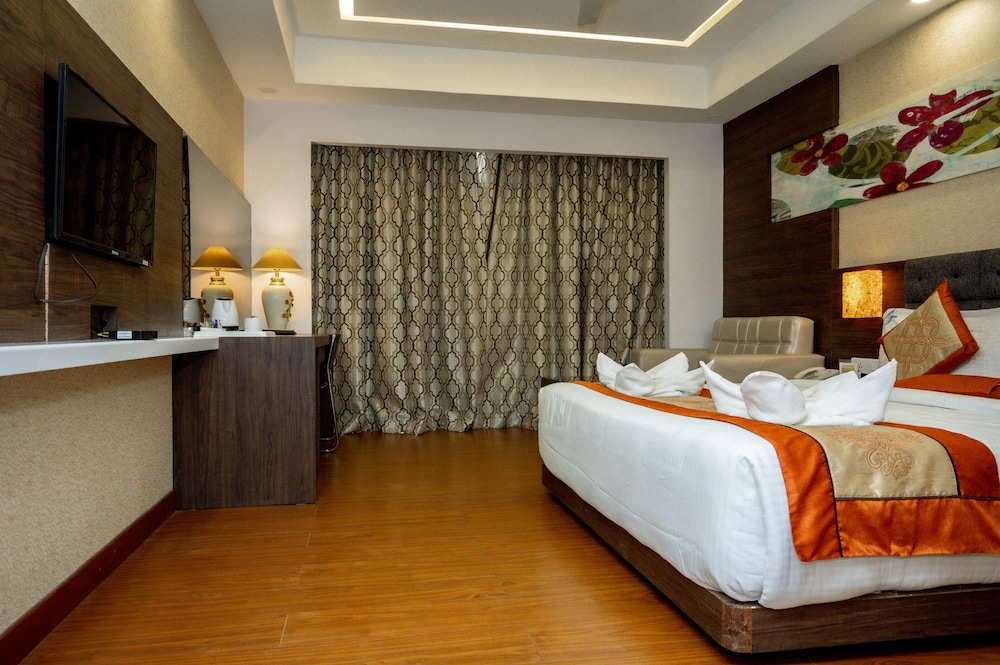 Hotel Mansha Regency 7/50