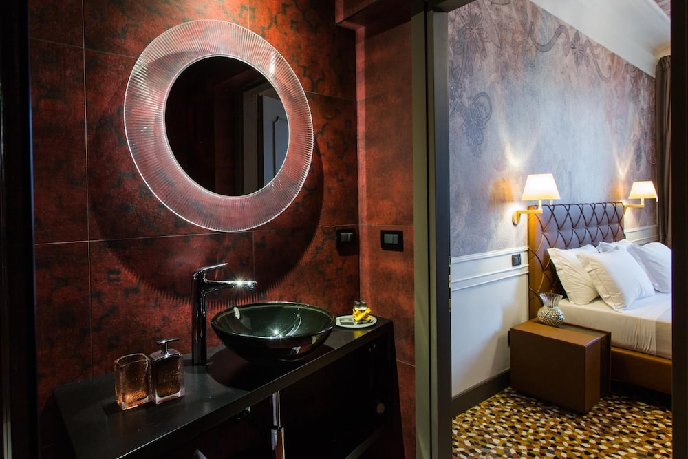Riva del Vin Boutique Hotel 56/58