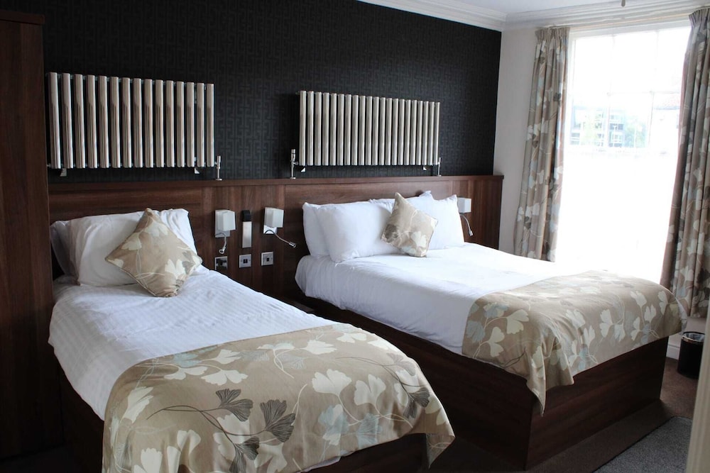 Harboro Hotel 7/33