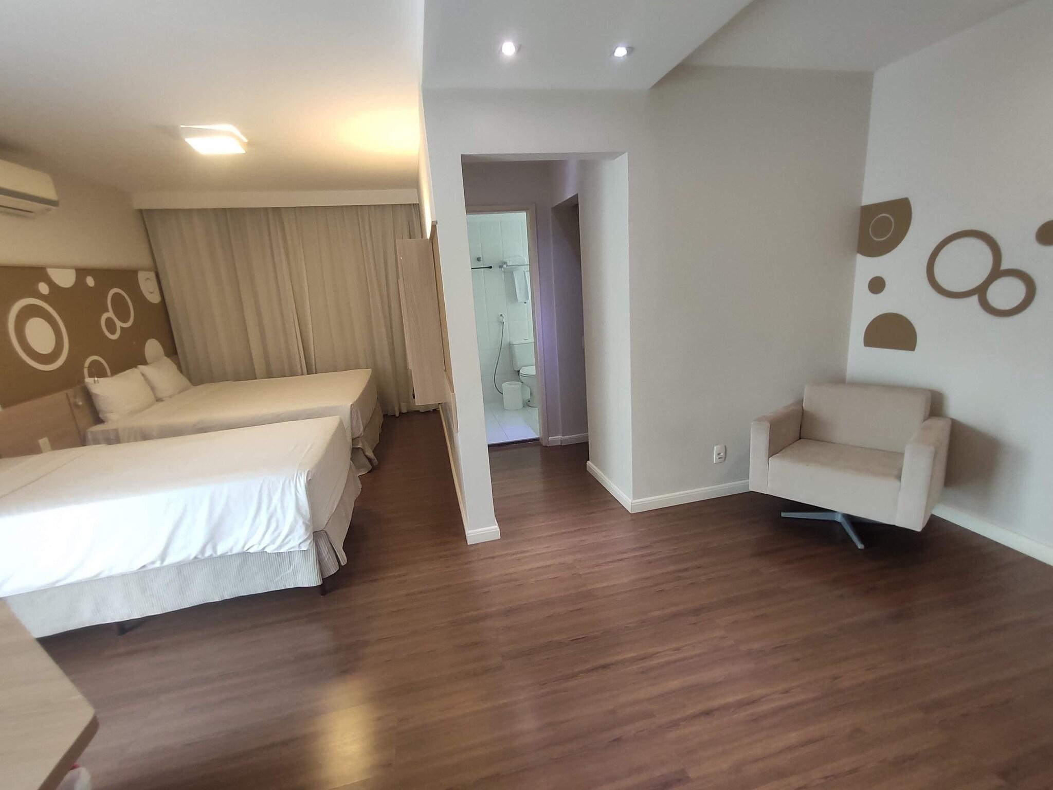 PRIVILEGE, KING BED