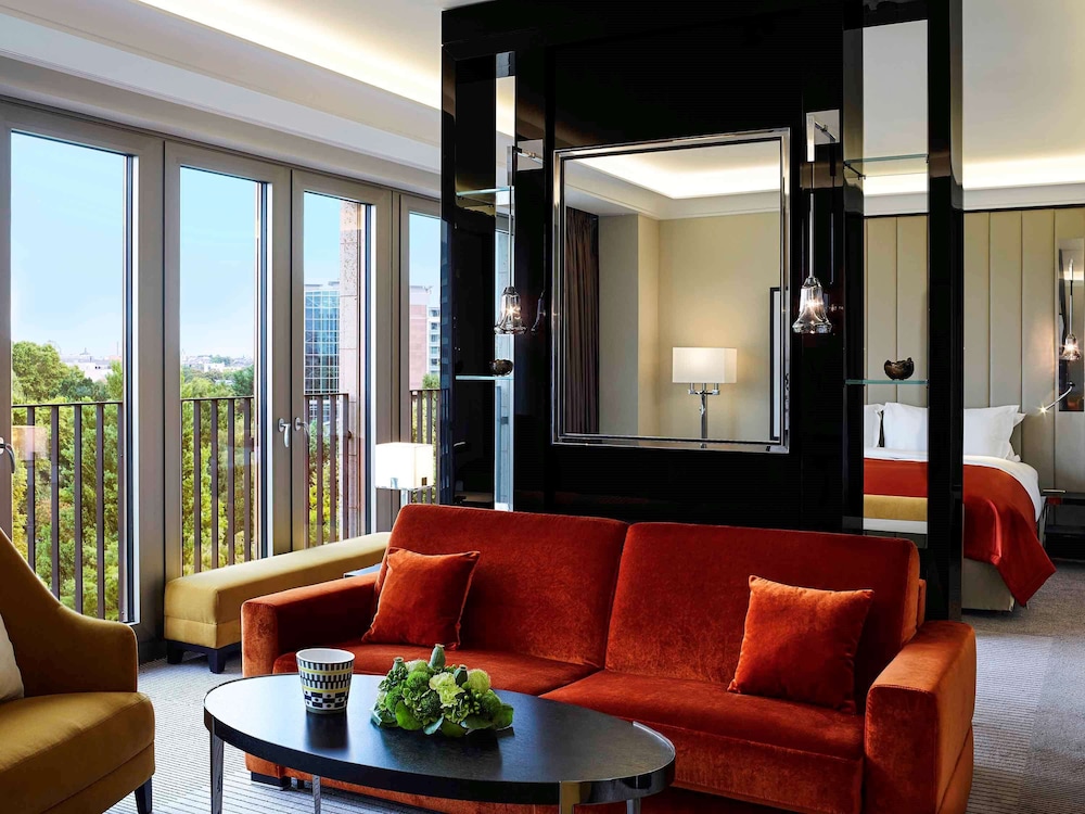 Sofitel Frankfurt Opera 52/75