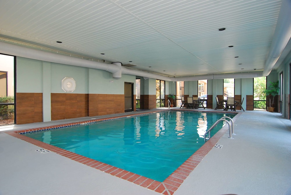 Best Western Executive Suites 3/38