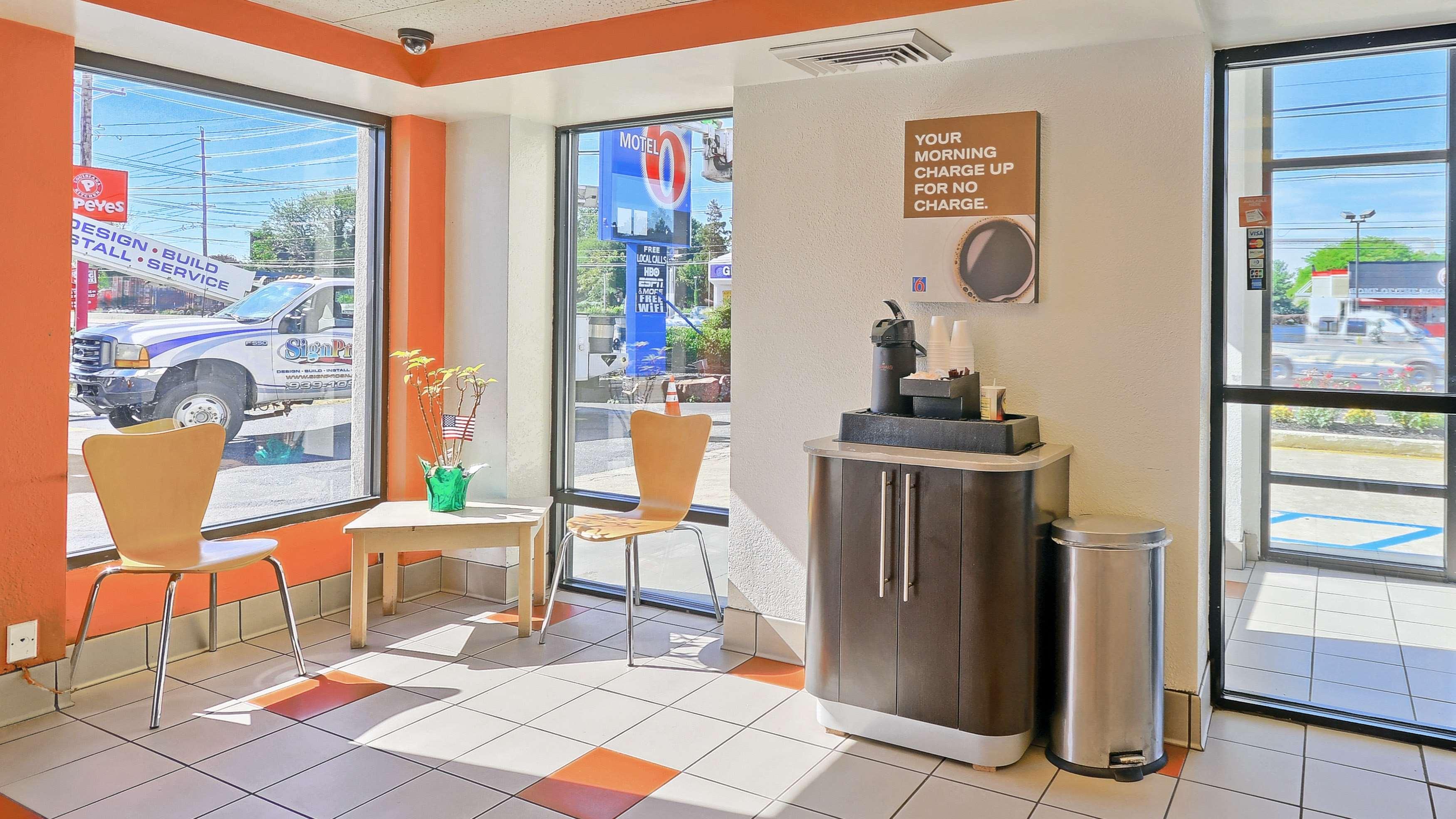 Motel6 Maple Shade Township, NJ - Philadelphia - Mt Laurel 9/42