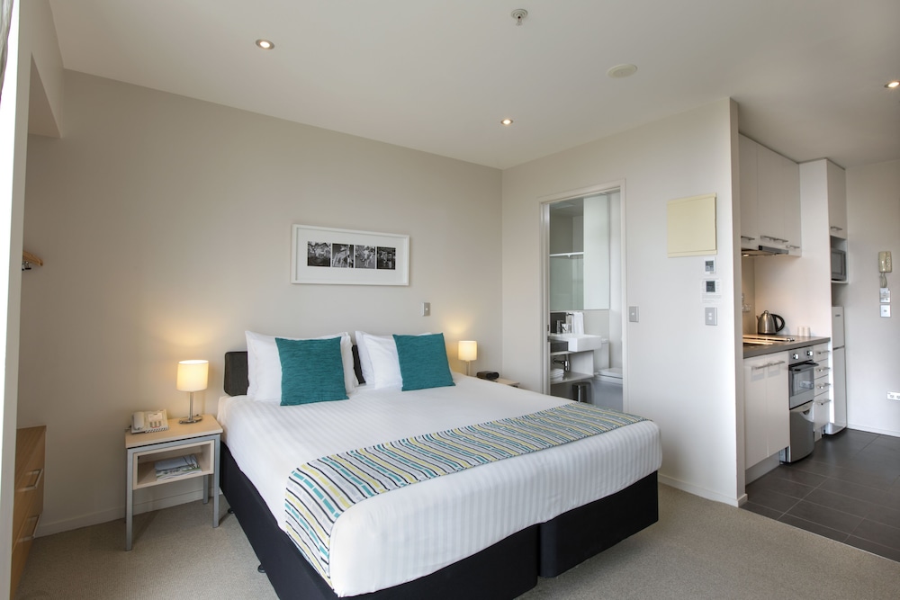 1 BEDROOM, APARTMENT