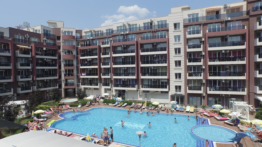 Admiral Plaza in SUNNY BEACH