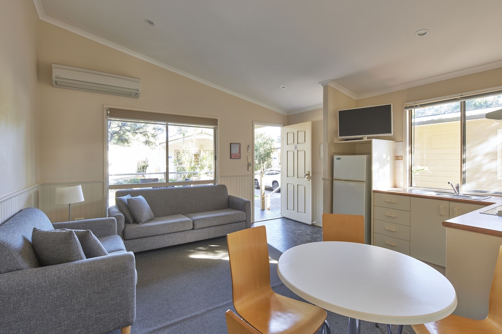 Nrma Sydney Lakeside Holiday Park 31/50