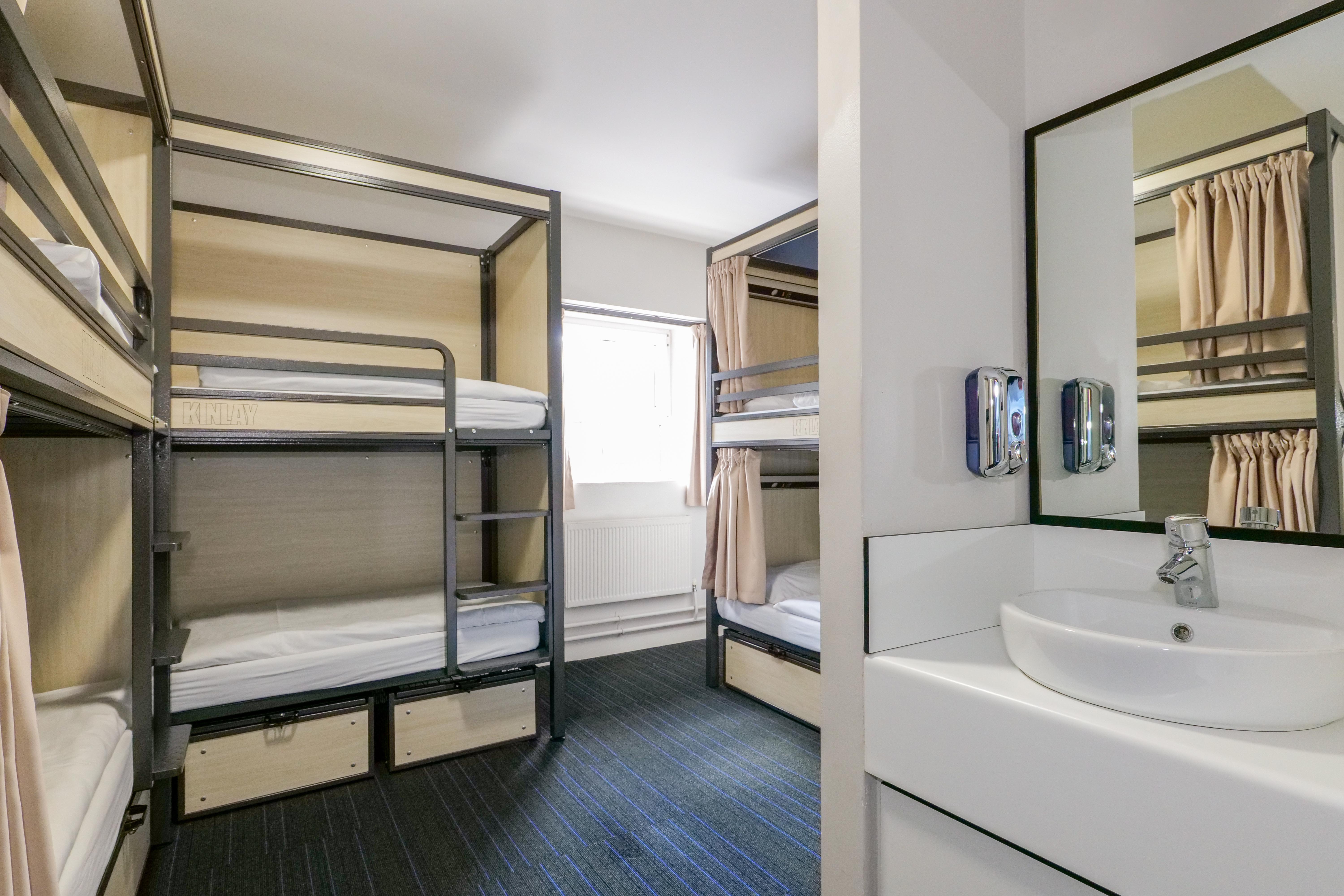 Kinlay Hostel Galway 50/50