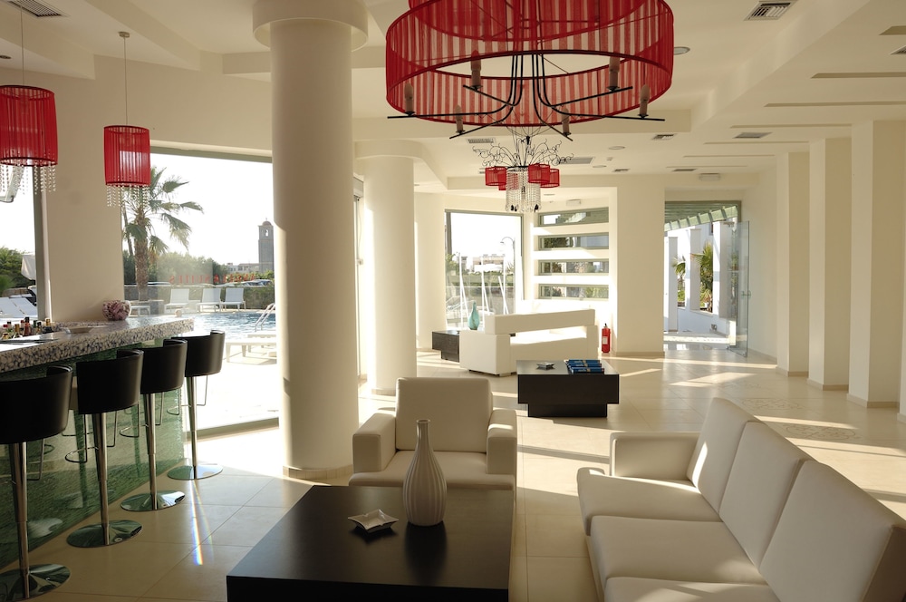 Angela Suites Boutique Hotel 45/61