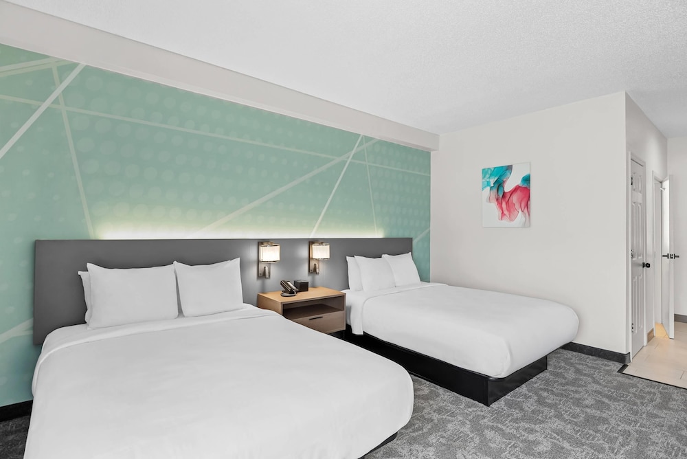 Upgrade, 2 Queen Beds, Accessible