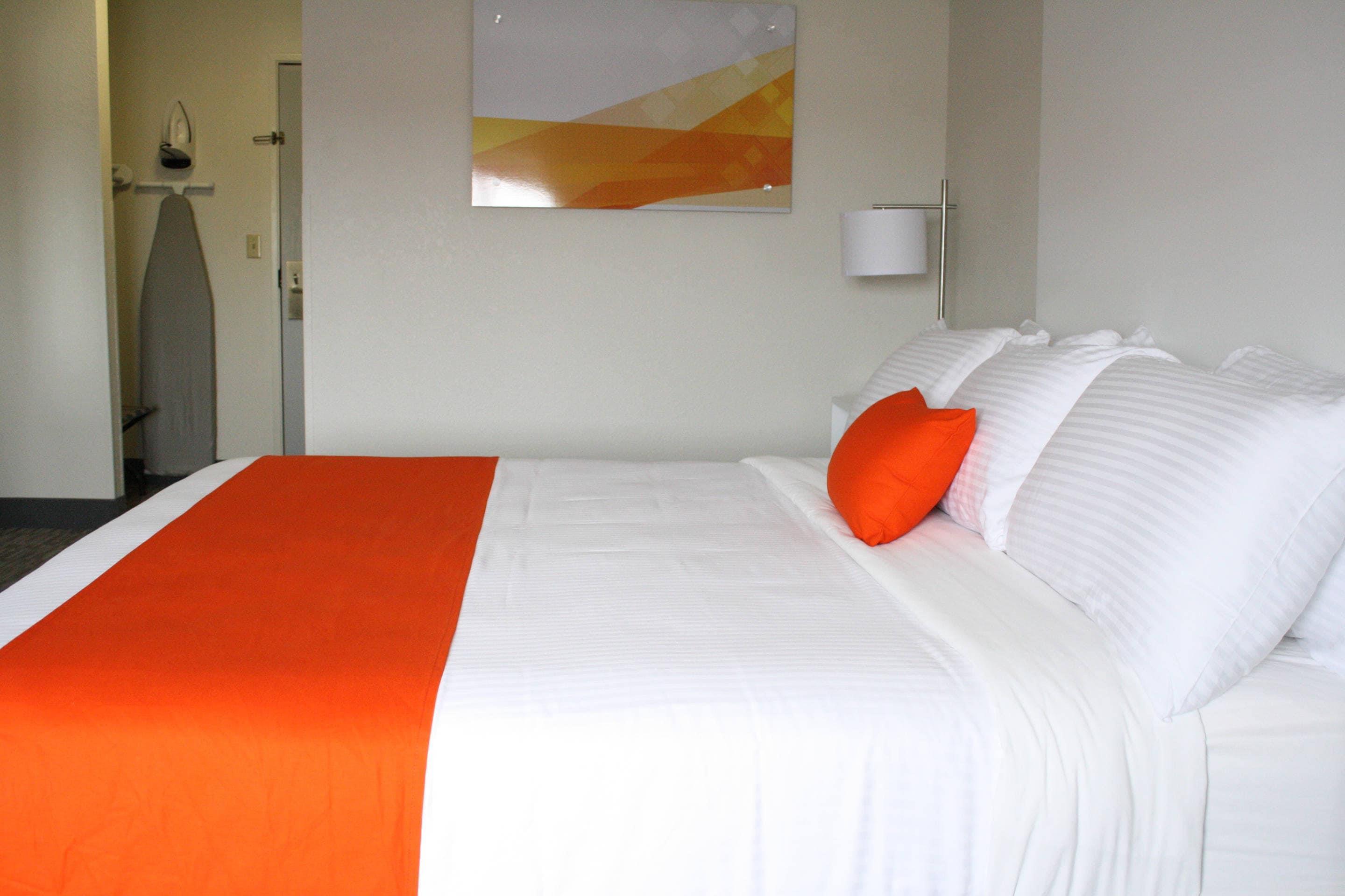 Suite, King Bed, Accessible