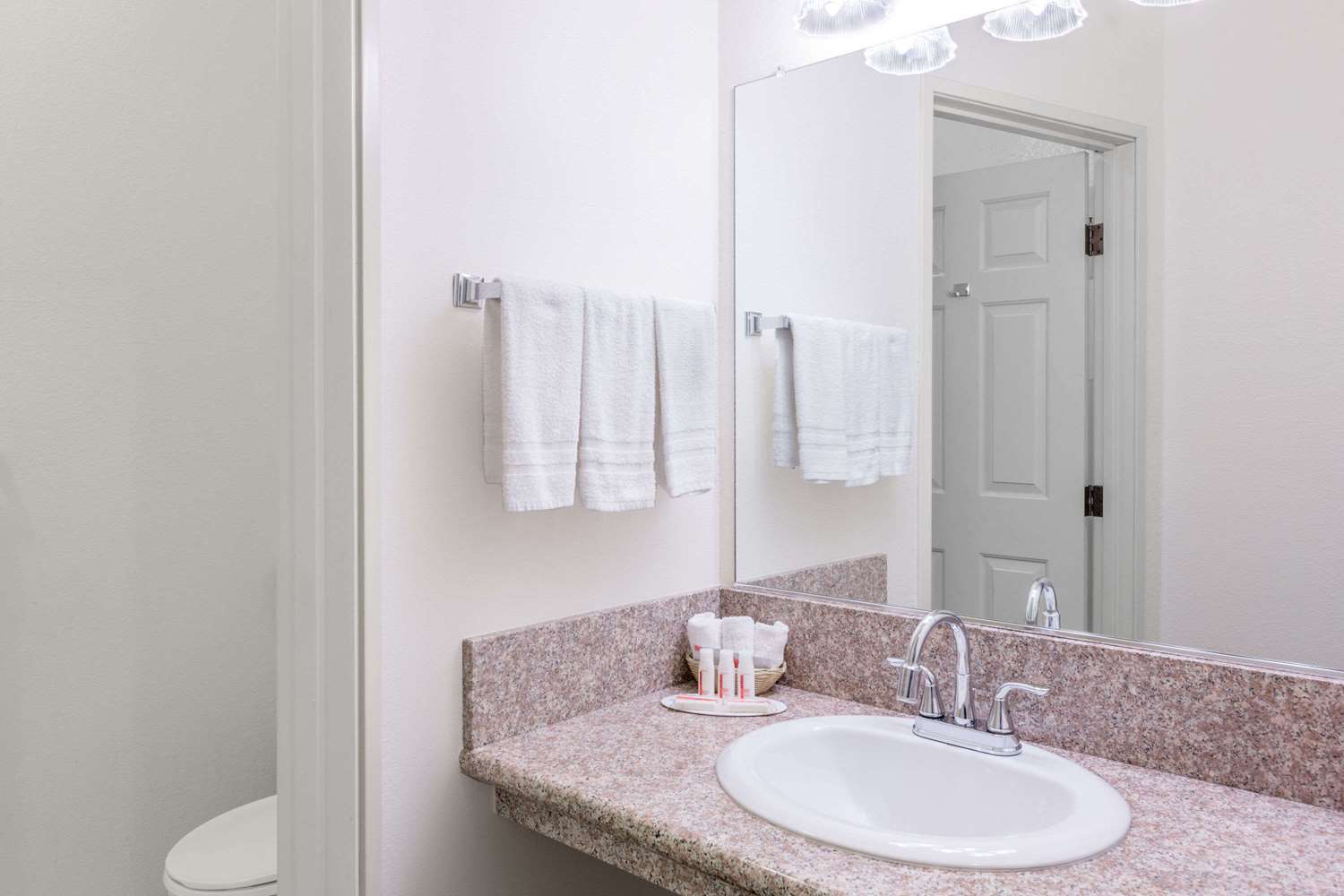 Kiota Inn & Event Center Sutter Creek, an Ascend Collection Hotel 12/13