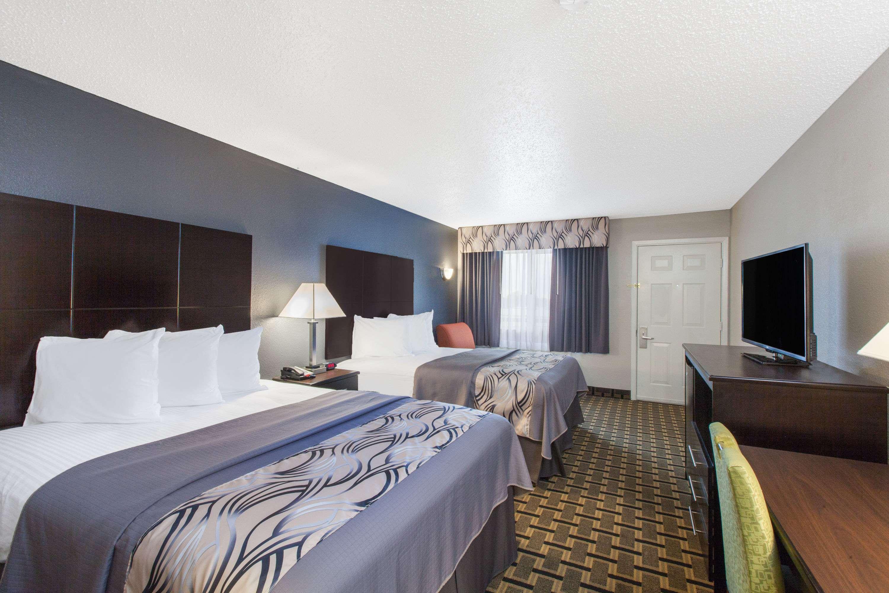 Days Inn Ennis 12/26