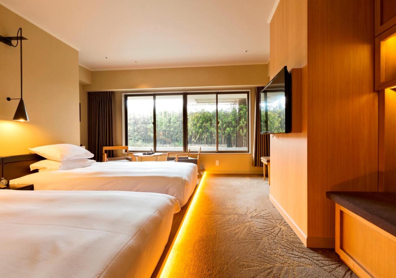 LUXURY, TWIN BEDS, CLUB LOUNGE ACCESS