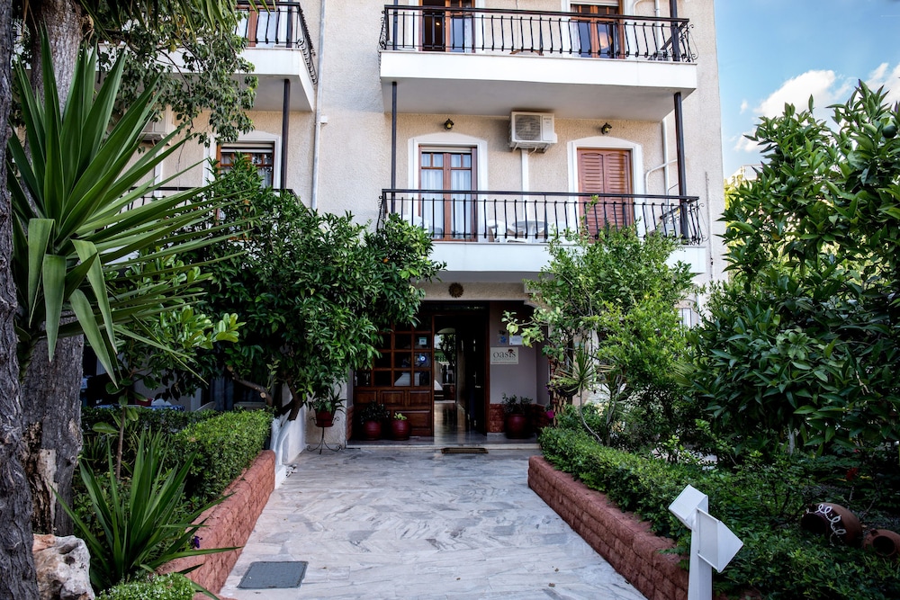 Oasis Apartments 43/50