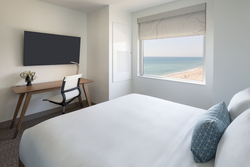 Element Melbourne Oceanfront 23/57