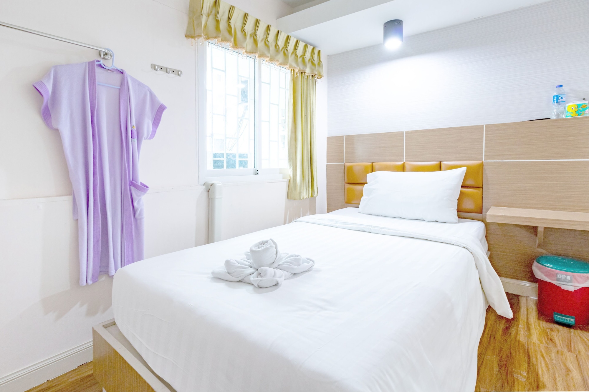 FEMALE DORM, SINGLE