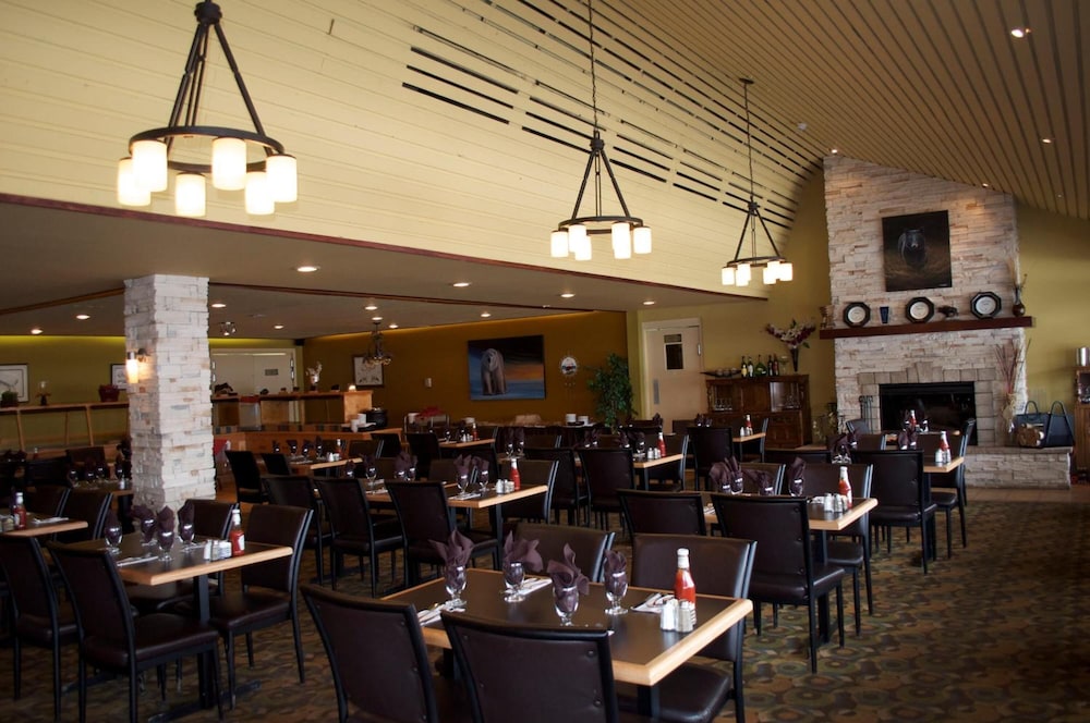 Slave Lake Inn and Conference Centre 35/50
