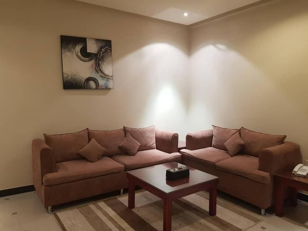 Almuhaidb Nadwaa Aparthotel 12/19