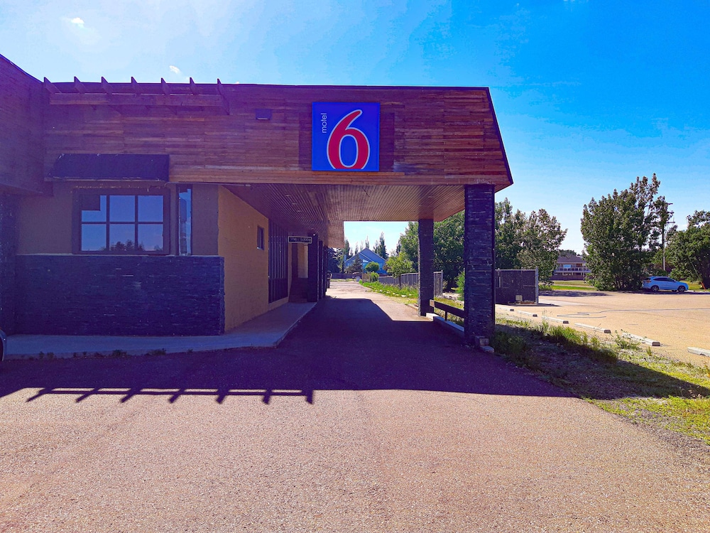 Motel6 Brooks, AB 39/43