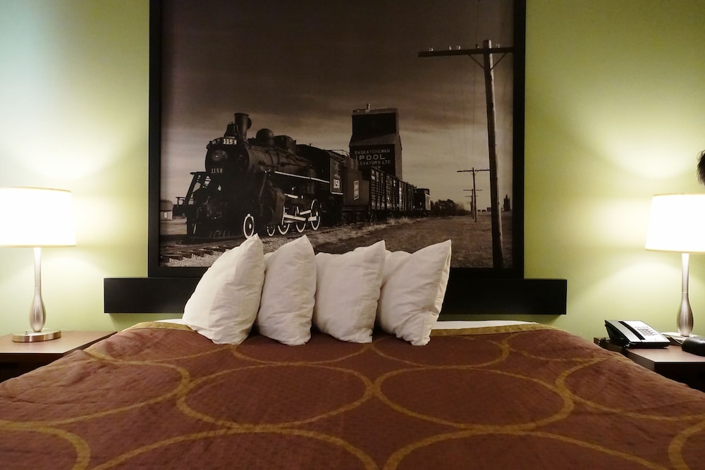 Super 8 by Wyndham Regina 18/33