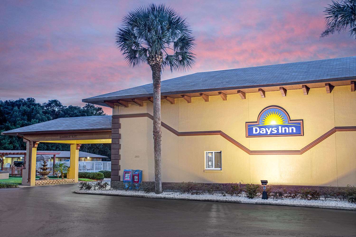 Days Inn By Wyndham Orange City/Deland 2/39